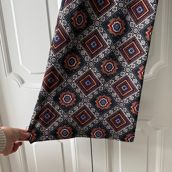 Geometric Patterned Flowy Pants - Picture 3 of 6